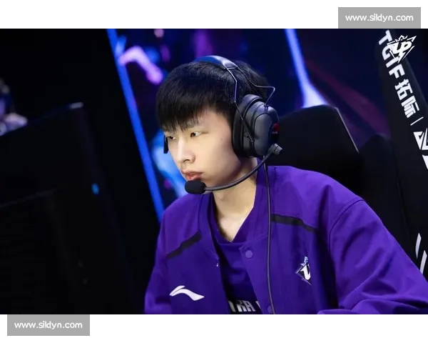 《英雄联盟历史上最长一场比赛：突破极限的坚持与智慧》